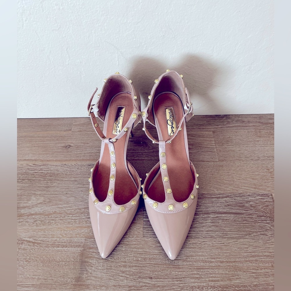 Pointe high heels naked color. Size 7.5